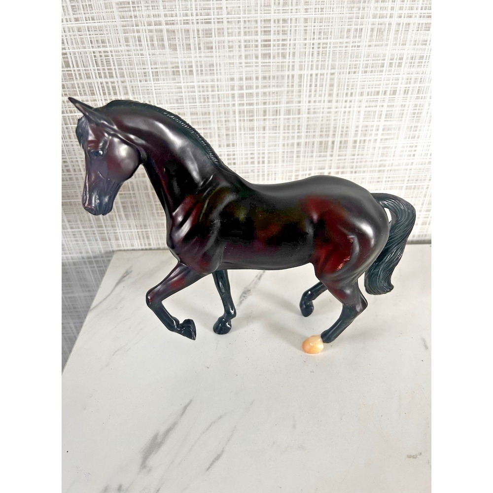 Breyer Classics Mahogany Bay Warmblood Stallion #61061 Sport Horse 1:12 Scale - Picture 2 of 6